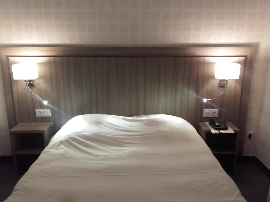 Logis Hotel-Restaurant Le Chene Vert Saint-Pourçain-sur-Sioule 외부 사진