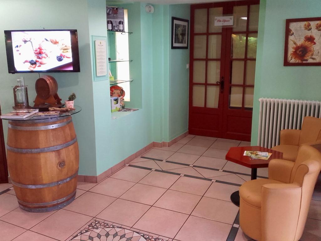 Logis Hotel-Restaurant Le Chene Vert Saint-Pourçain-sur-Sioule 외부 사진