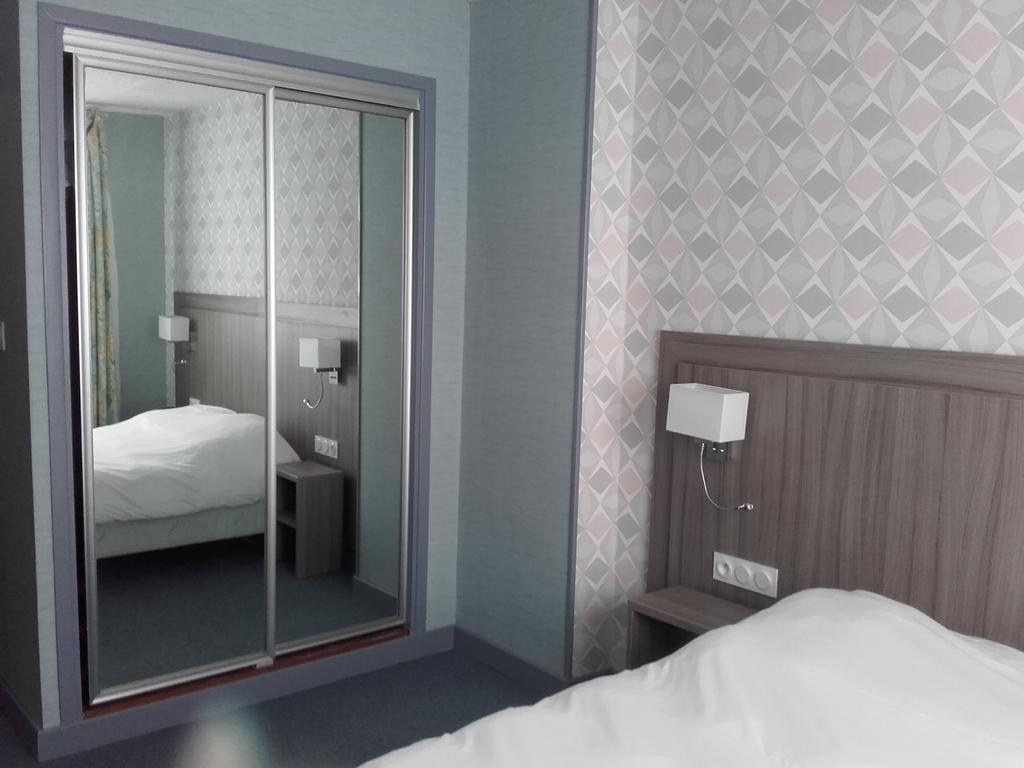 Logis Hotel-Restaurant Le Chene Vert Saint-Pourçain-sur-Sioule 외부 사진